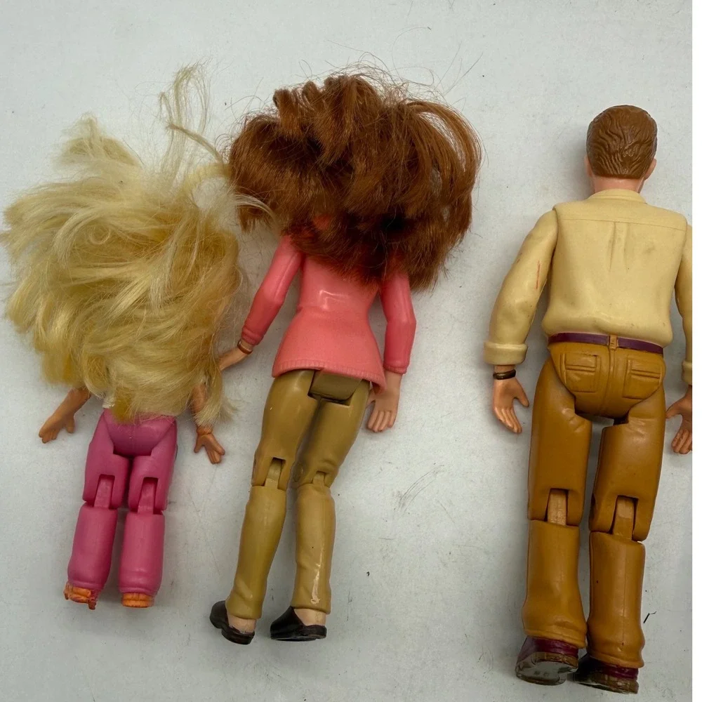 Mattel Loving Family Dollhouse Figures Lot of 4 Dolls and Dog 2002 2006